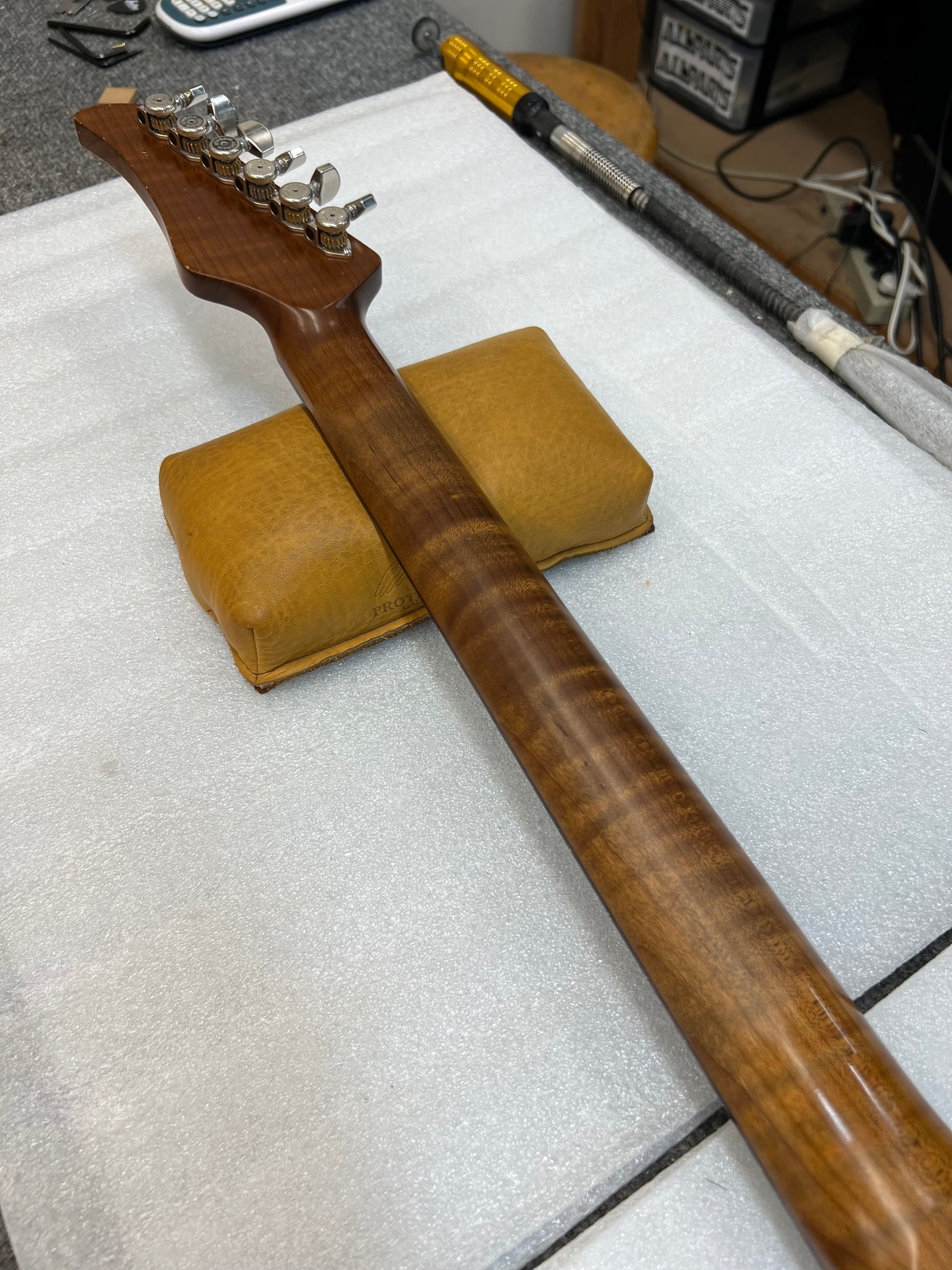 SX Heirloom – Mike Lull's Guitar Works Inc.