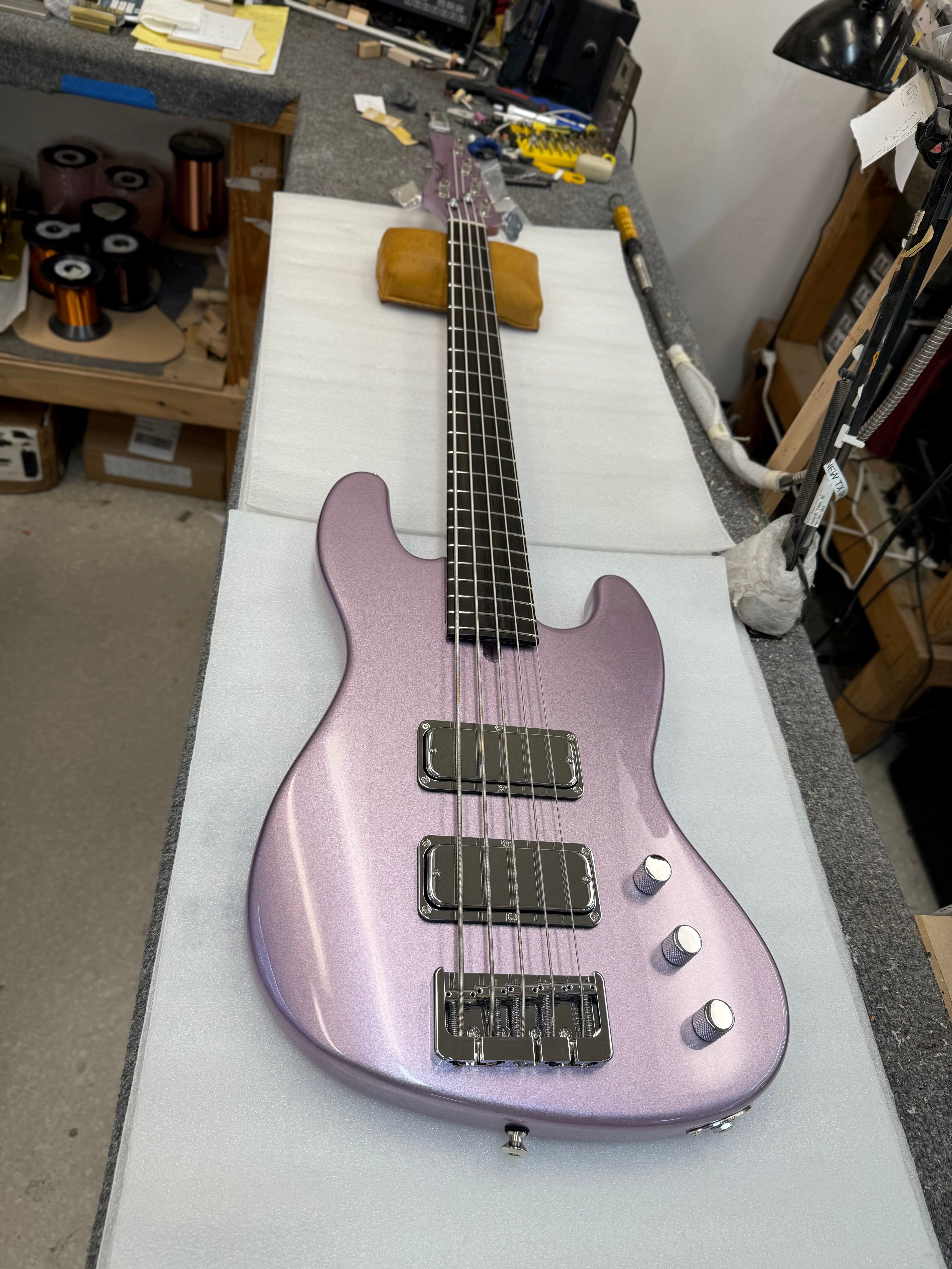 【軽量】Mike Lull V5 Mike Lull V4 Bass | Mike Lull V5 Bass — Mike Lull Custom Guitars
